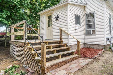 410 E Center St, Belding, MI 48809 photo 3