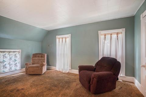410 E Center St, Belding, MI 48809 photo 5