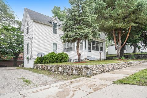 410 E Center St, Belding, MI 48809 photo 1