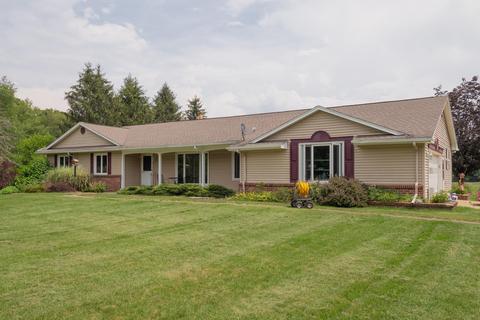 14840 E Augusta Dr, Augusta, MI 49012 photo 2