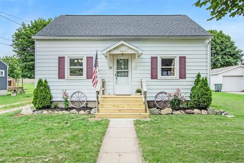 31 Arthur St, Grant, MI 49327 photo 1