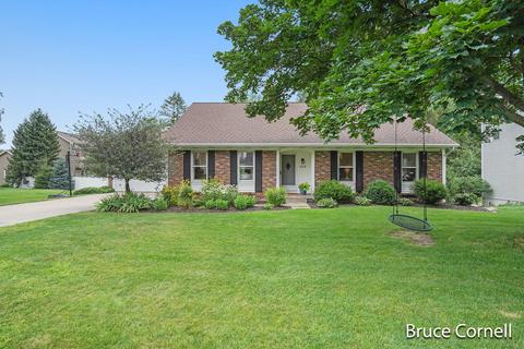 304 Grayfield Ct SE, Ada, MI 49301 photo 1