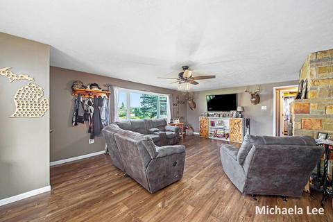 8209 River Rd, Evart, MI 49631 photo 4