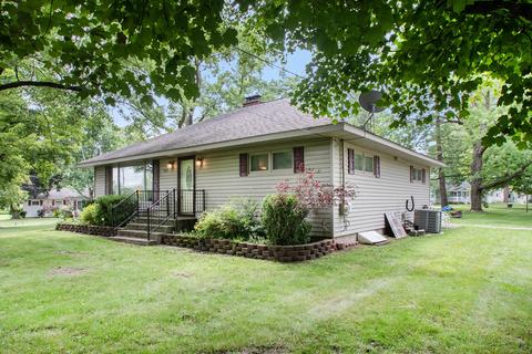 917 Main St, Buchanan, MI 49107 photo 2