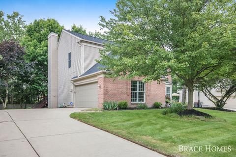 49 Fox Point Ct NE, Ada, MI 49301 photo 2