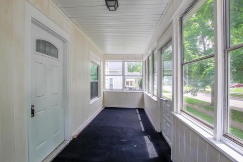 710 Webb, Jackson, MI 49202 photo 4