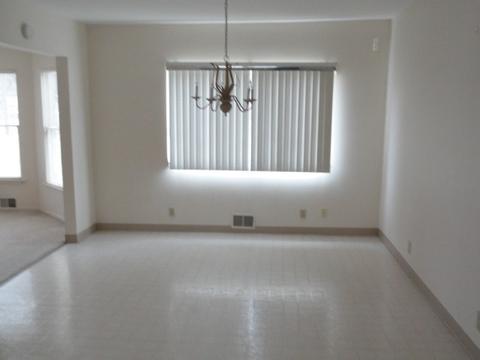 272 Douglas St, Jackson, MI 49203 photo 4