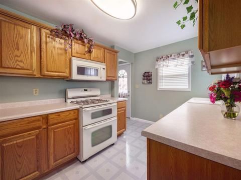 121 Comstock, Jackson, MI 49203 photo 9