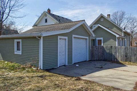 845 Center St, Jackson, MI 49202 photo 2