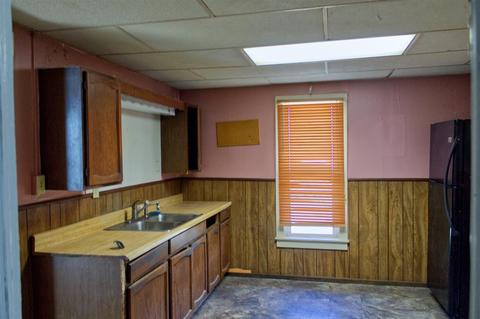 845 Center St, Jackson, MI 49202 photo 3