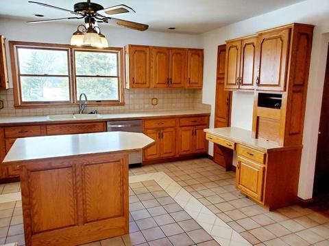 988 Otney Dr, Jackson, MI 49201 photo 4
