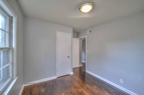 2402 Wallace Dr, Jackson, MI 49203 photo 11