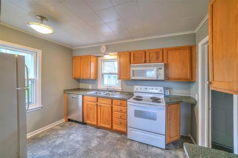 2402 Wallace Dr, Jackson, MI 49203 photo 6