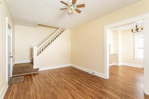 824 Eaton St, Jackson, MI 49202 photo 3