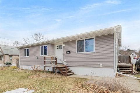 923 Whitney St, Jackson, MI 49202 photo 1