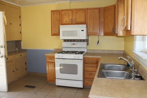 738 Kennedy St, Jackson, MI 49202 photo 4