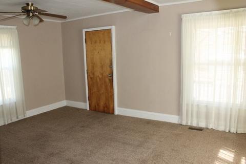 738 Kennedy St, Jackson, MI 49202 photo 2