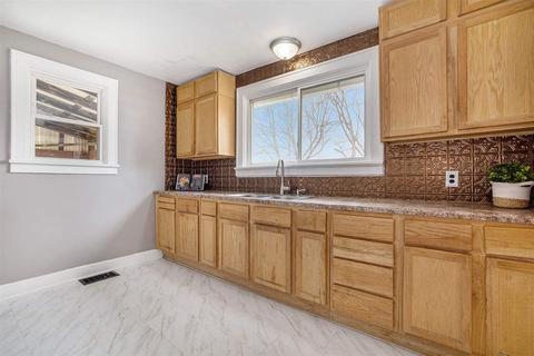 712 Bellevue, Jackson, MI 49202 photo 10
