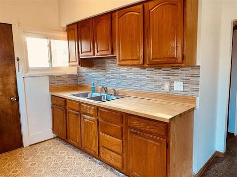 609 S Pleasant St, Jackson, MI 49201 photo 4