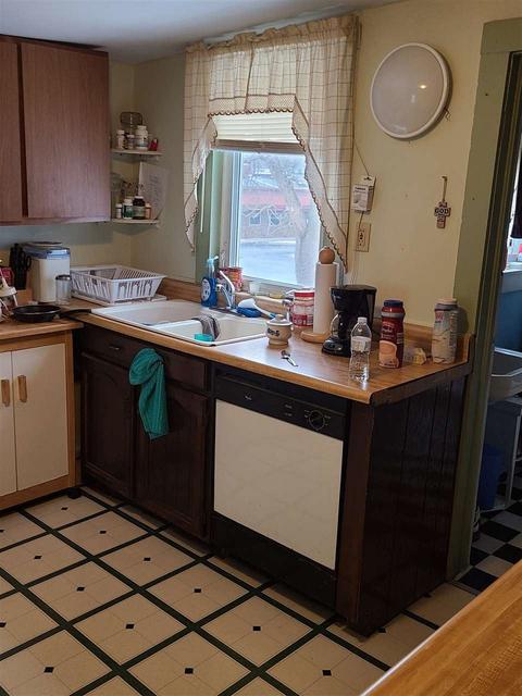 153 Chandler, Adrian, MI 49221 photo 3