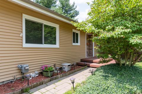 3649 Lancaster Dr, Kalamazoo, MI 49006 photo 3