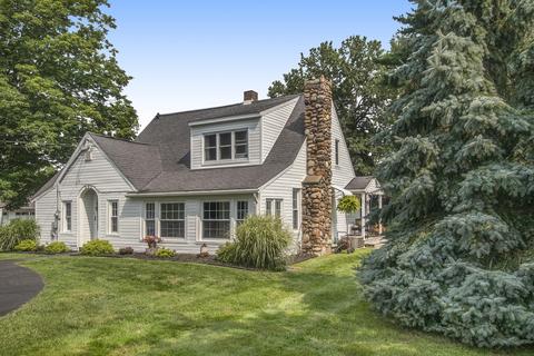 683 Willow Dr, Colon, MI 49040 photo 2