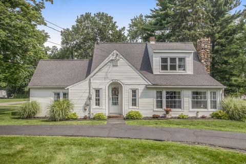 683 Willow Dr, Colon, MI 49040 photo 1