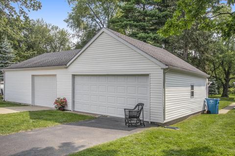 683 Willow Dr, Colon, MI 49040 photo 4