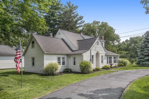 683 Willow Dr, Colon, MI 49040 photo 3