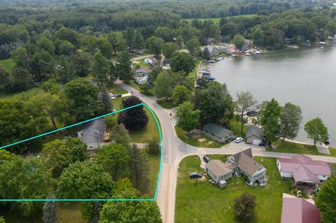 2331 Lakeside Dr, Stanton, MI 48888 photo 12