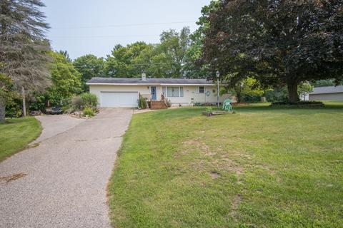2331 Lakeside Dr, Stanton, MI 48888 photo 8