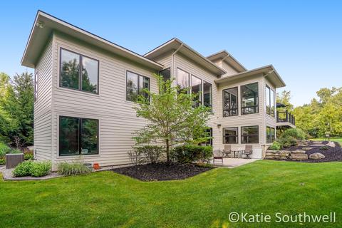 830 Skyevale NE, Ada, MI 49301 photo 2