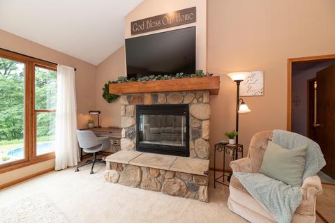 504 3rd St, Plainwell, MI 49080 photo 7