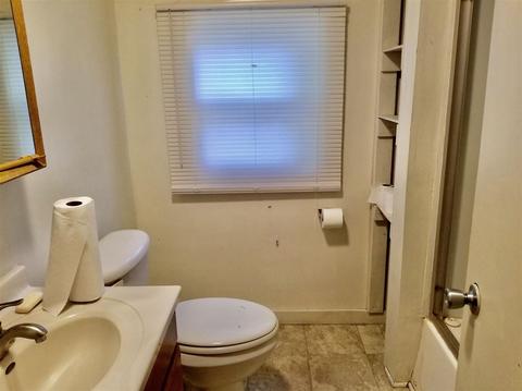 2413 Crest Ave, Jackson, MI 49203 photo 3