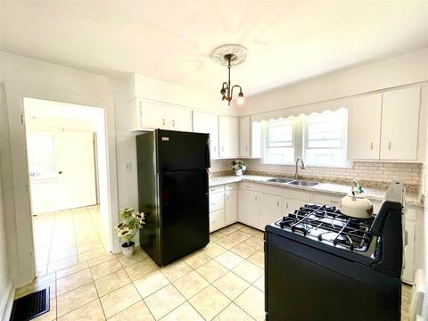 580 Andrew, Jackson, MI 49202 photo 4