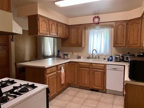 629 Chester, Jackson, MI 49203 photo 4