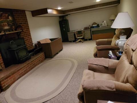 2355 Maple Dr, Jackson, MI 49203 photo 2