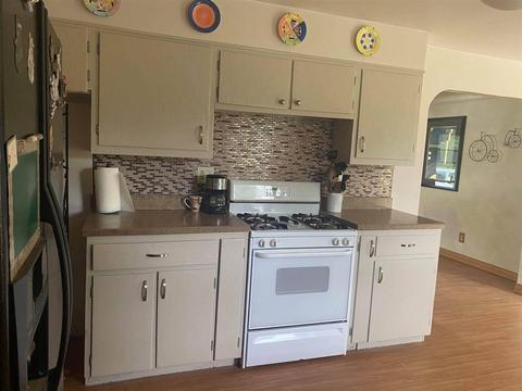 1206 Whitney St, Jackson, MI 49202 photo 4