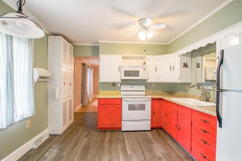 6637 Deweese, Jackson, MI 49201 photo 3