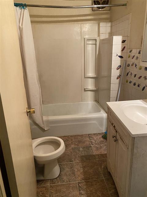 109 E Walnut St, Albion, MI 49224 photo 8