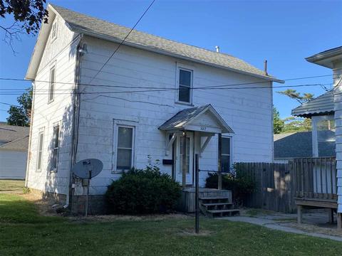 109 E Walnut St, Albion, MI 49224 photo 4