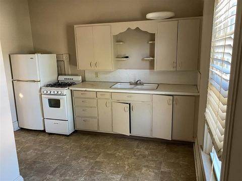 109 E Walnut St, Albion, MI 49224 photo 12