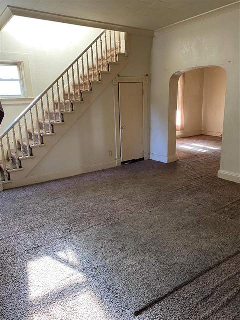 109 E Walnut St, Albion, MI 49224 photo 5