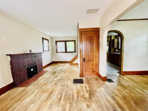 307 E Mcdevitt, Jackson, MI 49203 photo 4