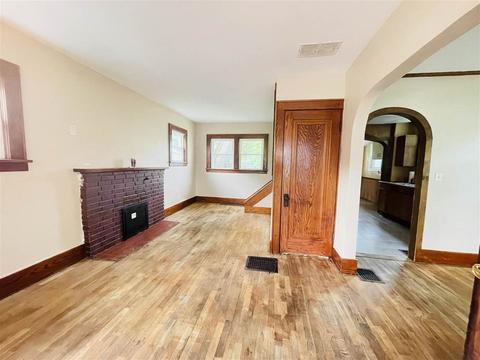 307 E Mcdevitt, Jackson, MI 49203 photo 3