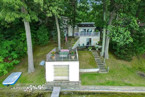 53 Highland Dr, Jackson, MI 49201 photo 1