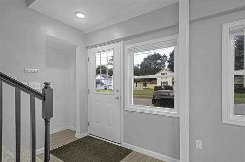219 N Thompson St, Jackson, MI 49202 photo 3