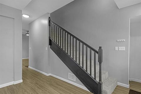 219 N Thompson St, Jackson, MI 49202 photo 4