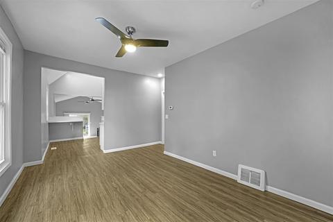 219 N Thompson St, Jackson, MI 49202 photo 5