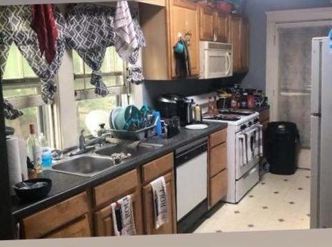 1309 Chittock, Jackson, MI 49203 photo 2